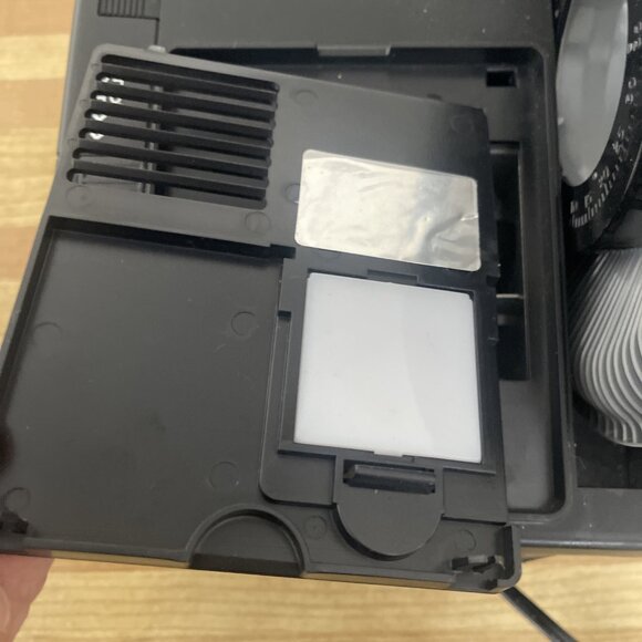 Vivitar Autofocus Slide Projector 2000AF Auto Focusing 35mm Working, Needs Bulb - Picture 7 of 11